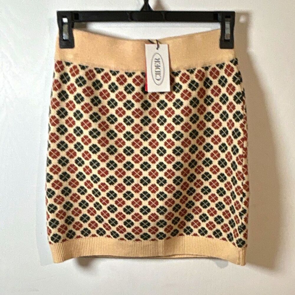 CIDER Women's S Fall Geometric Pattern Retro Mini Skirt, Pull On Elastic Waist